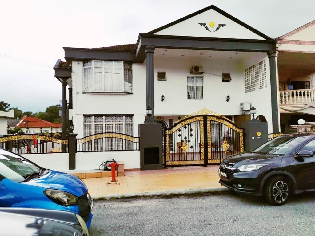 CORNER LOT Double Storey BK4 Bdr Kinrara Puchong - photo 1