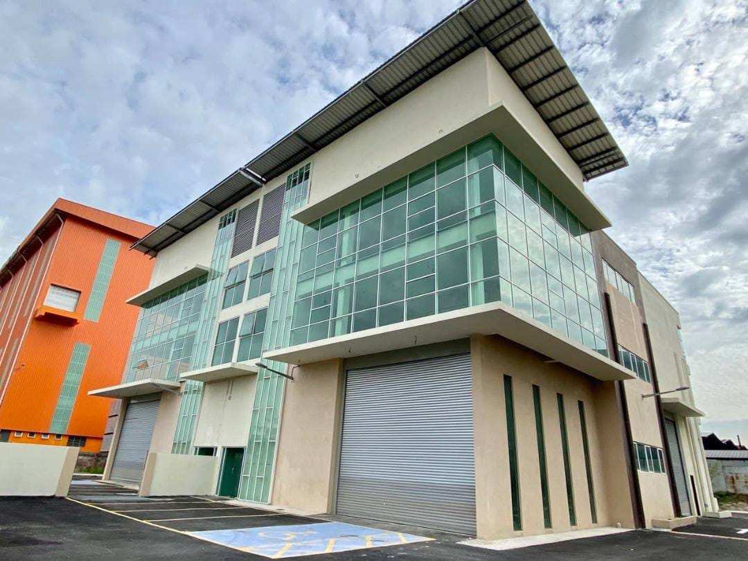 New 4 Sty Semi-D Warehouse in Seksyen 33 Shah Alam - photo 3