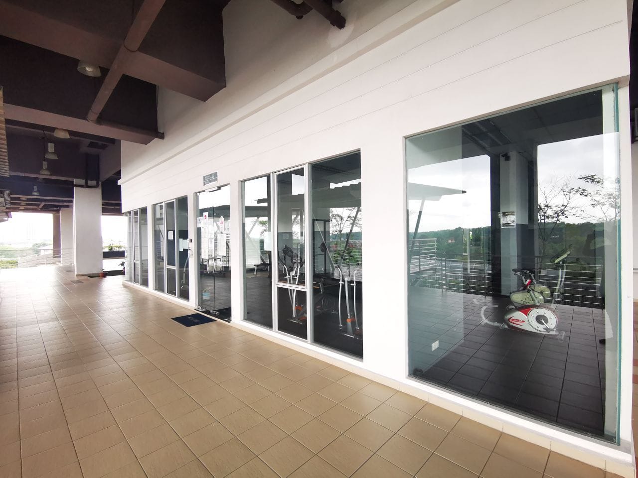 Well Kept Unit I-Residence Condo Kota Damansara - photo 3