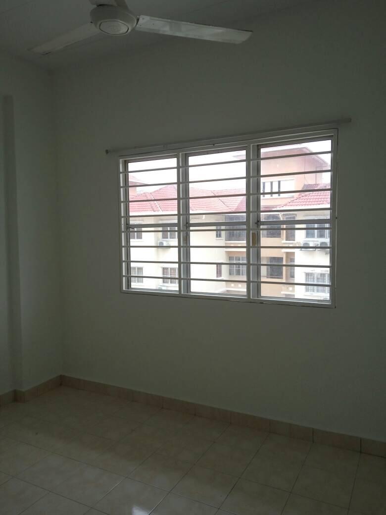 Good Unit Level 4 Walk Up Sri Ara Apt Damansara - photo 2