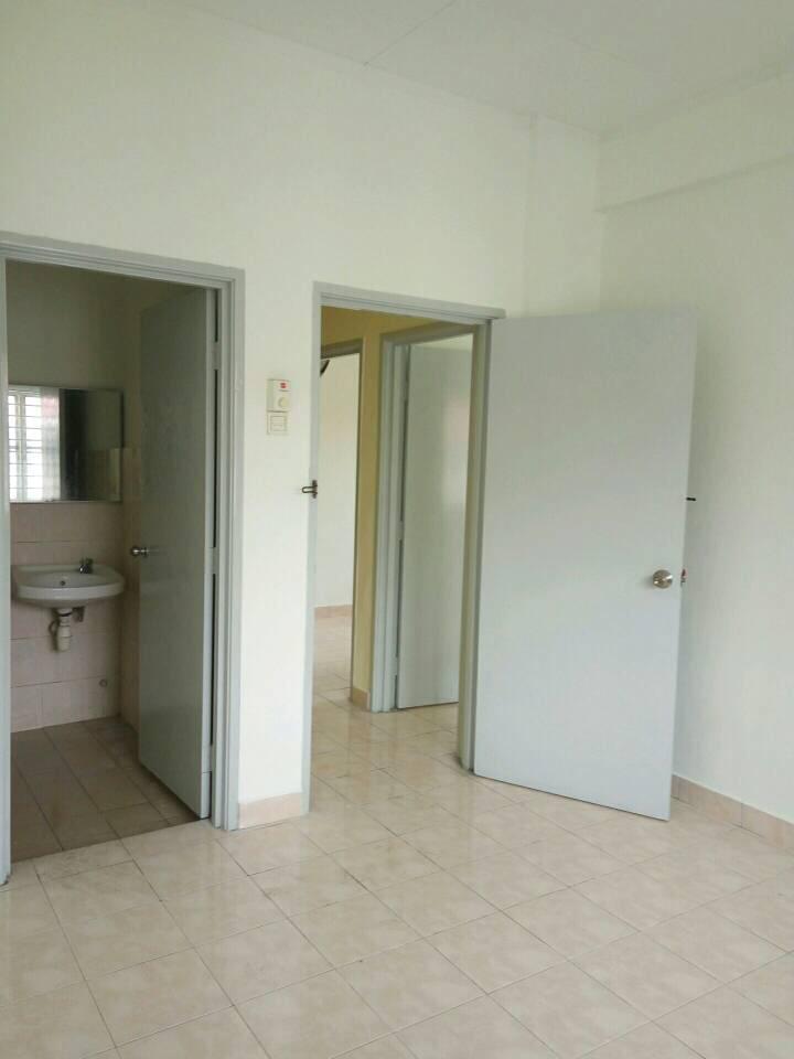 Good Unit Level 4 Walk Up Sri Ara Apt Damansara - photo 4
