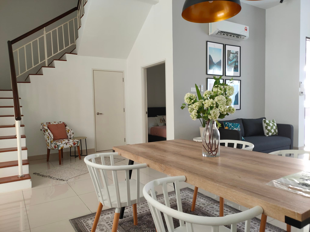 Furnished Brand New 3 Sty Villa Terrace Presint 16 - photo 3