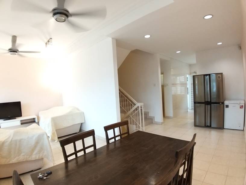 Furnished 2 And Half Sty Terrace Tmn Puncak Jalil - photo 3