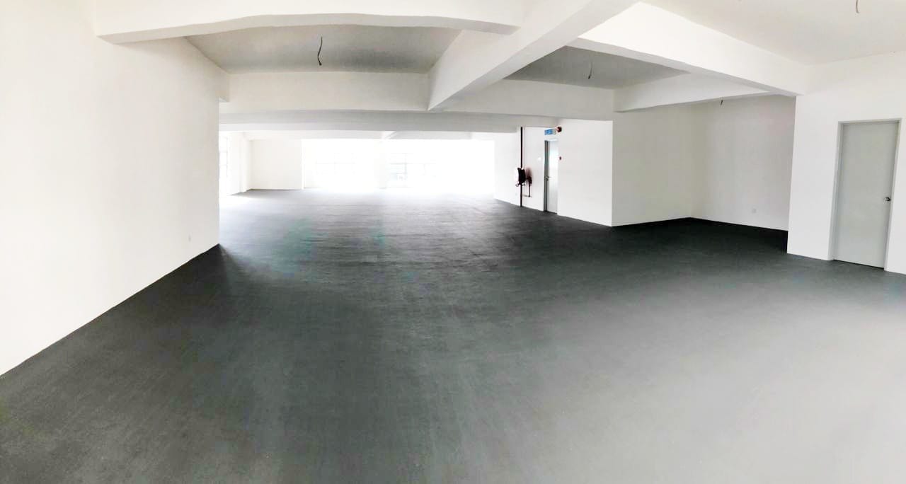 Shop Office Space With Lift Next to Direct Digital - photo 4
