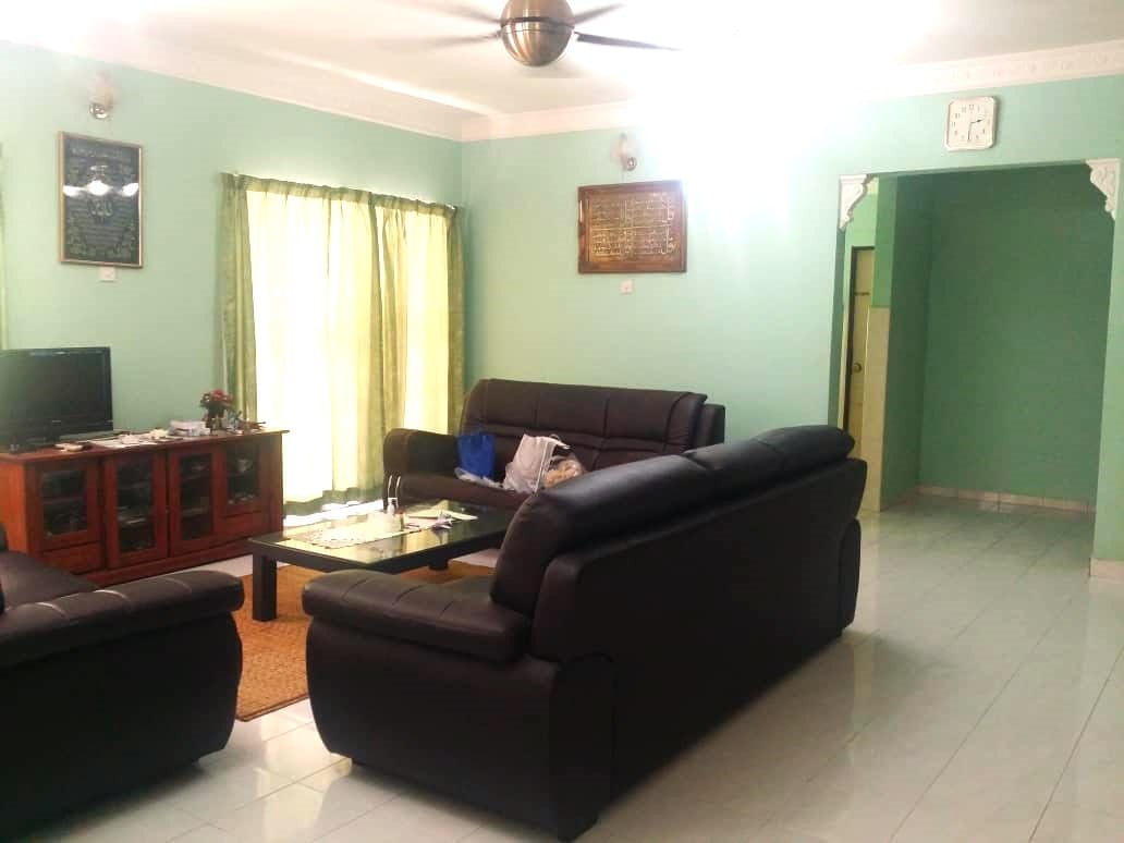 Facing Open l Corner Unit 2 Sty Terrace Seksyen 8 - photo 4