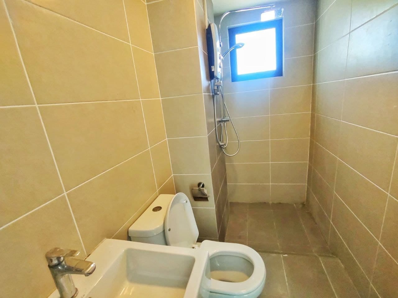 Cheapest Biggest Unit Emira Residences Service - photo 4