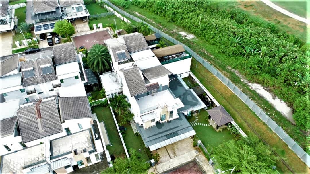 Corner 2 and Half Sy Bungalow Bangi Lakehill Villa - photo 12