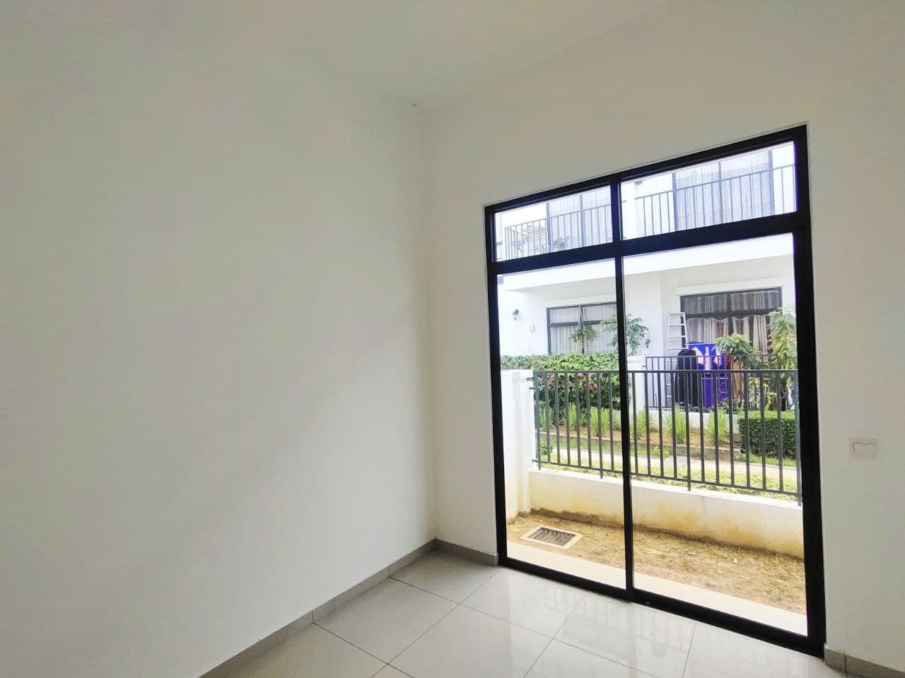 Facing Open 2 Storey Terrace Eco Grandeur Graham - photo 8