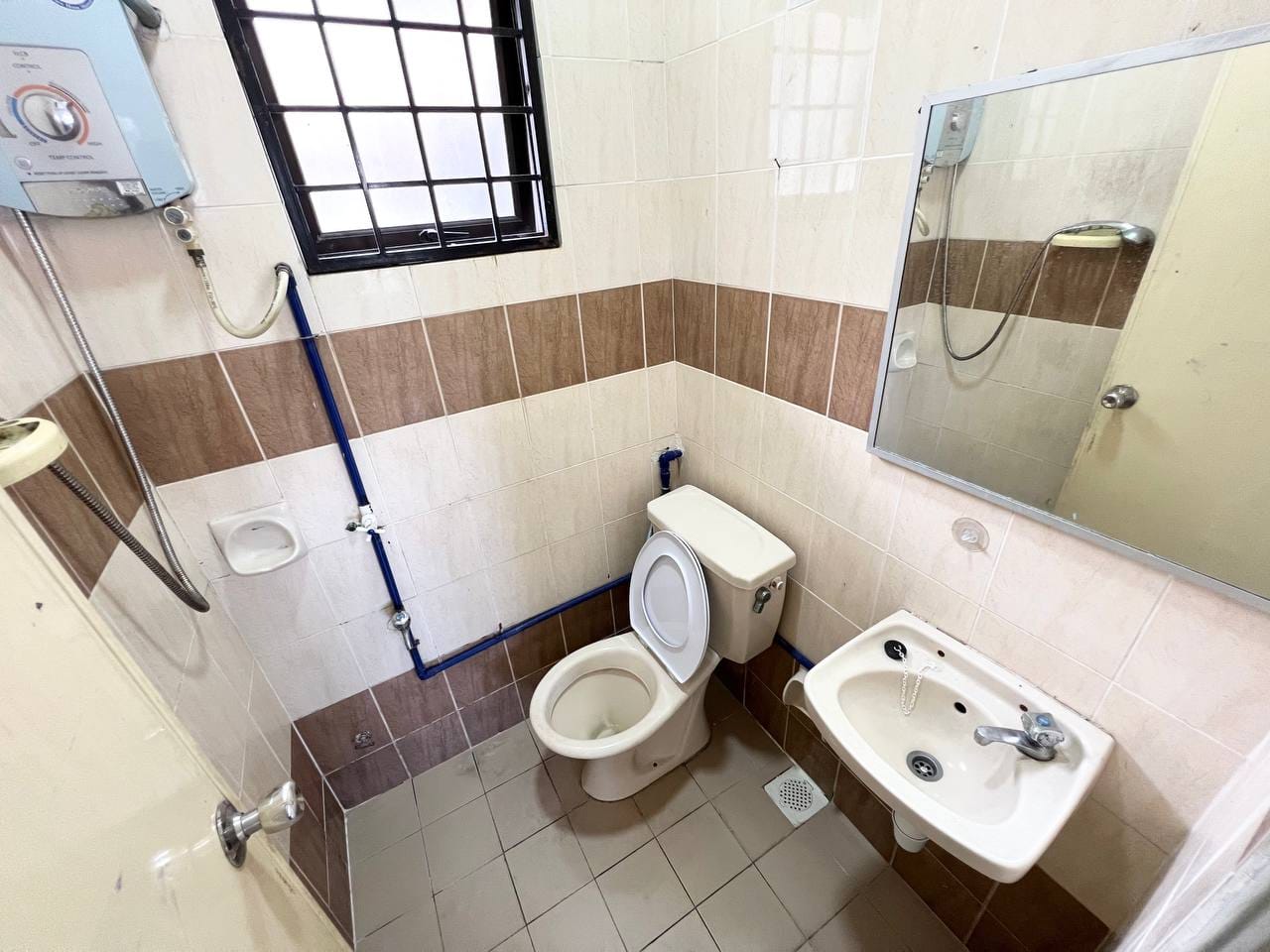Good Condition Unit Apartment Komuter Raya - photo 4