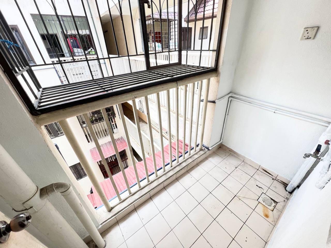 Good Condition Unit Apartment Komuter Raya - photo 7