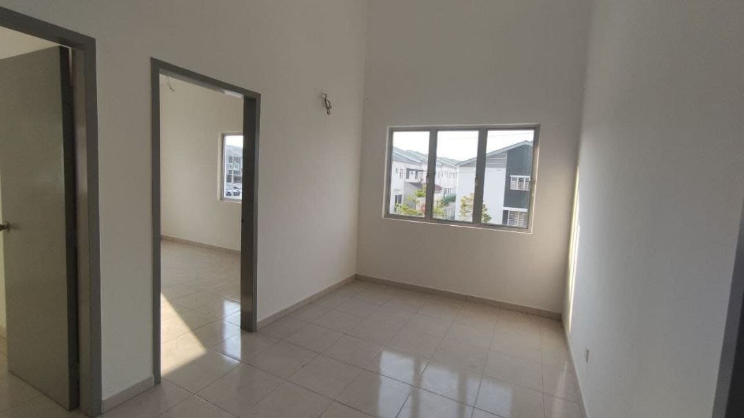 Facing Open I Corner 2 Sty Terrace Laman Haris - photo 11