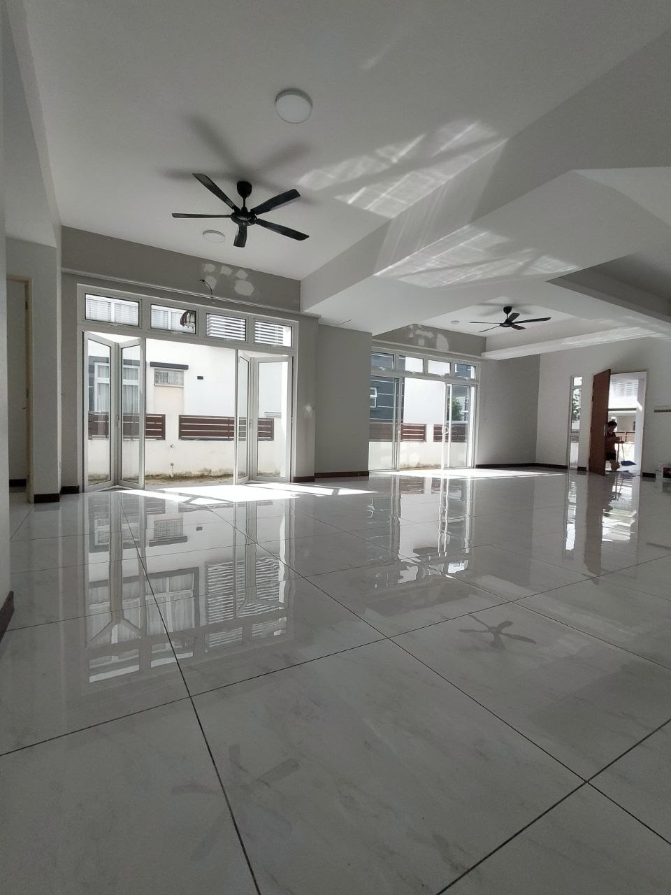 High Ceiling 14 feet 2 Storey Bungalow Casa Idaman - photo 2