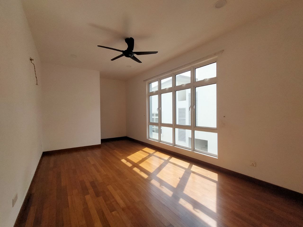 High Ceiling 14 feet 2 Storey Bungalow Casa Idaman - photo 3