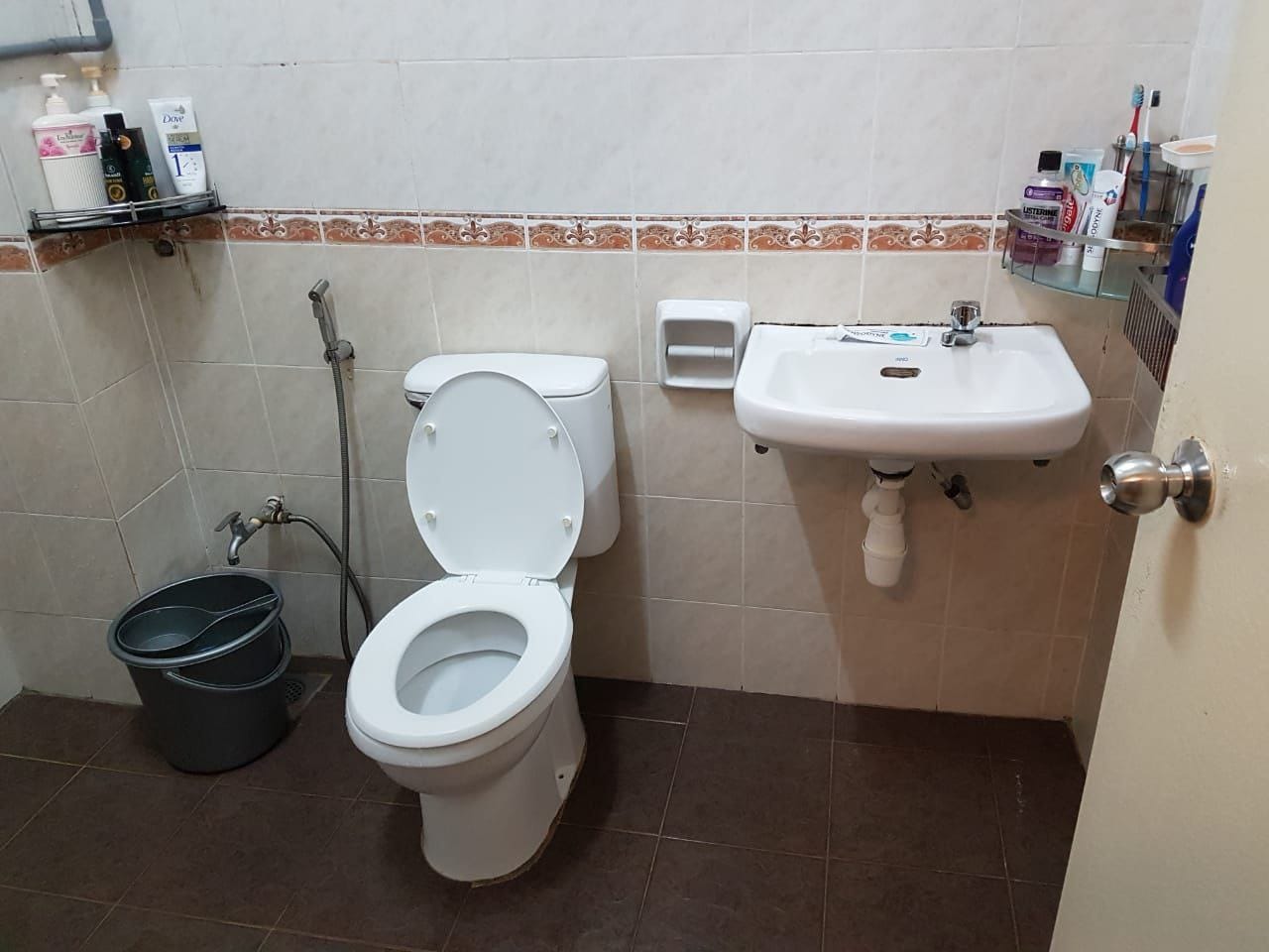 End Unit 2 Storey Terrace Taman Puchong Utama Pchg - photo 6