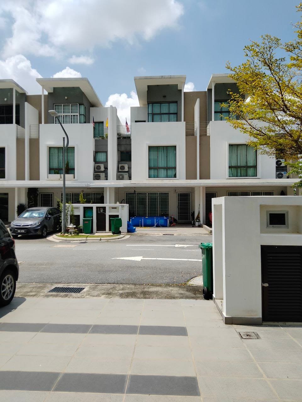 Corner Unit 3 Storey Terrace Lake Point Residence - photo 11
