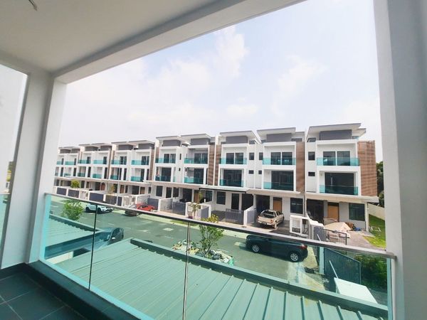3 Sty Superlink Villa Grande 2 Reflection Pchg - photo 2