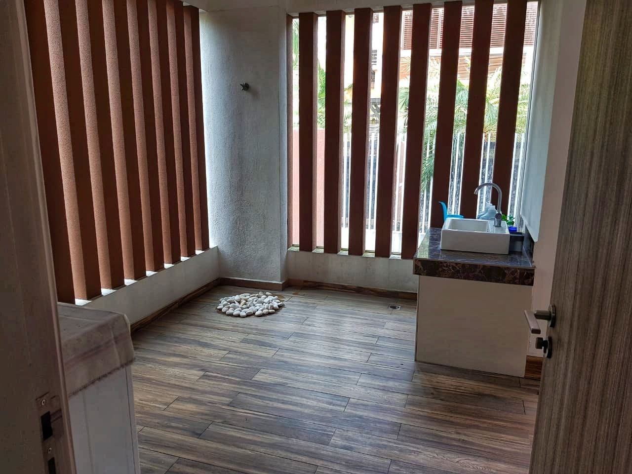Corner Unit 2 Sty Bungalow with Pool Jln Menara - photo 3