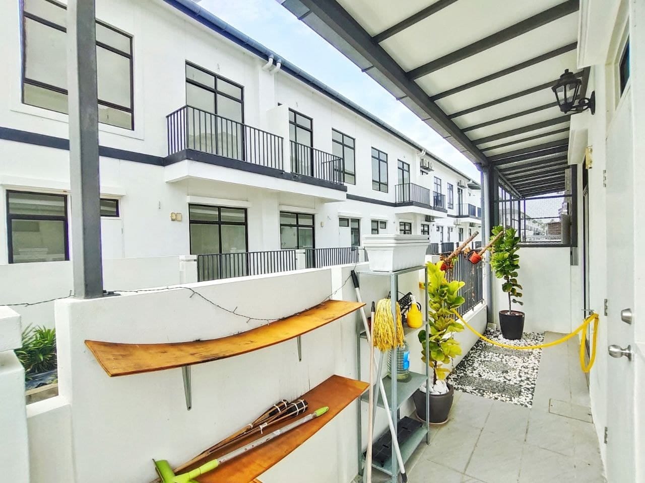 End Unit 2 Storey Terrace Type A Graham Garden - photo 8