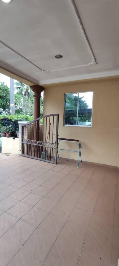 End Unit Single Storey Terrace Taman Kajang Utama - photo 2