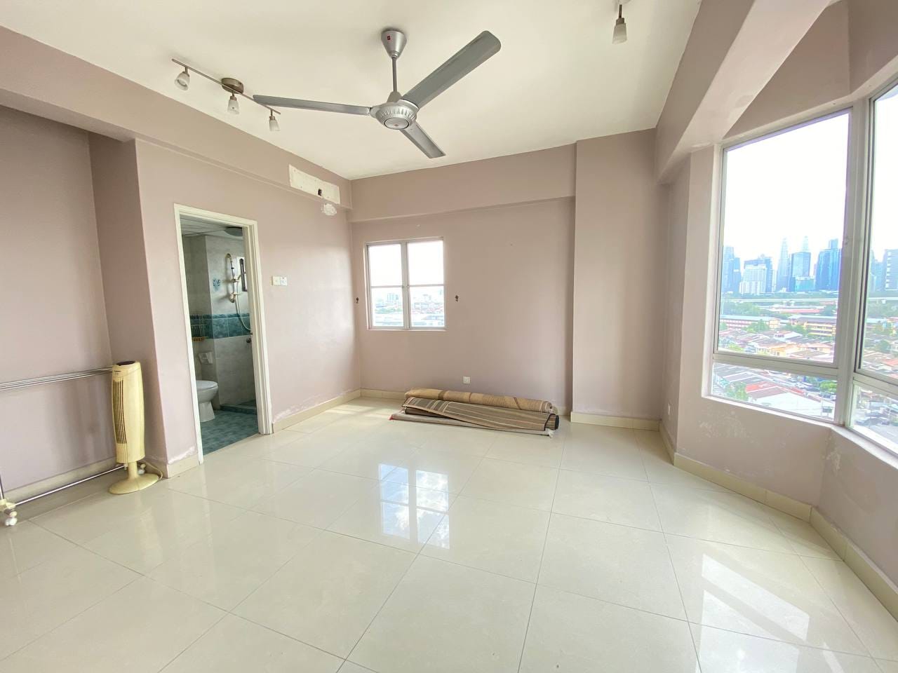 Facing KLCC Corner Unit Pertiwi Indah Condo Cheras - photo 3