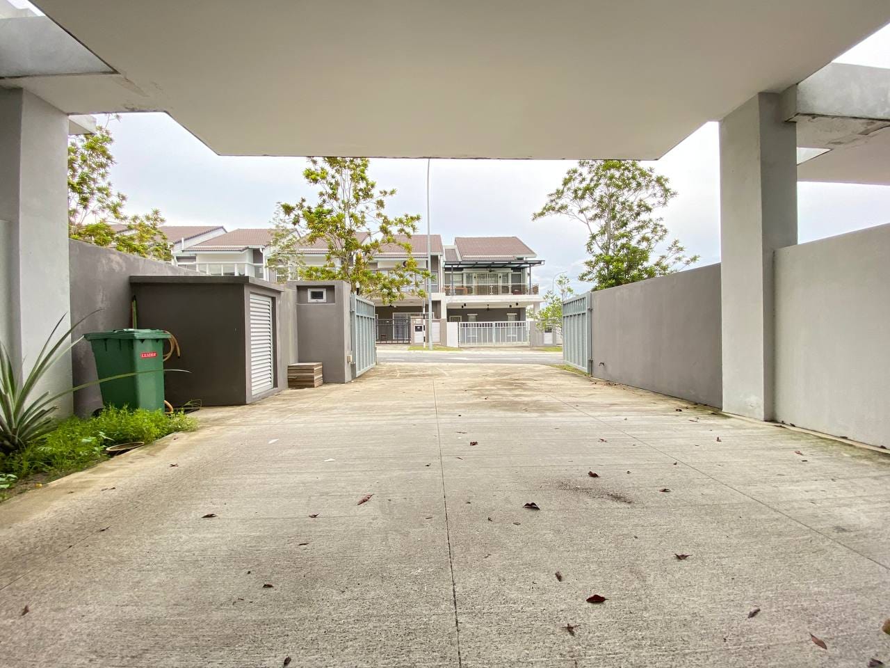 Sell Below Market Value 2 Sty House Serene Heights - photo 3