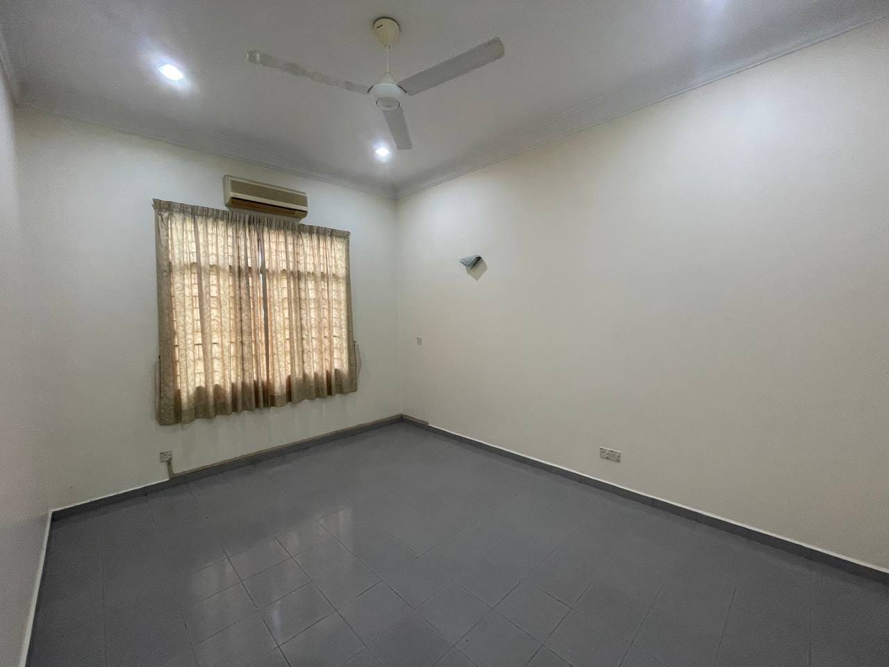 Spacious Land Single Sty Seksyen 3 Bdr Baru Bangi - photo 8