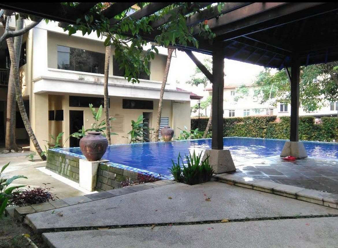 Corner Unit Villa Pavilion Condo in Seri Kembangan - photo 4