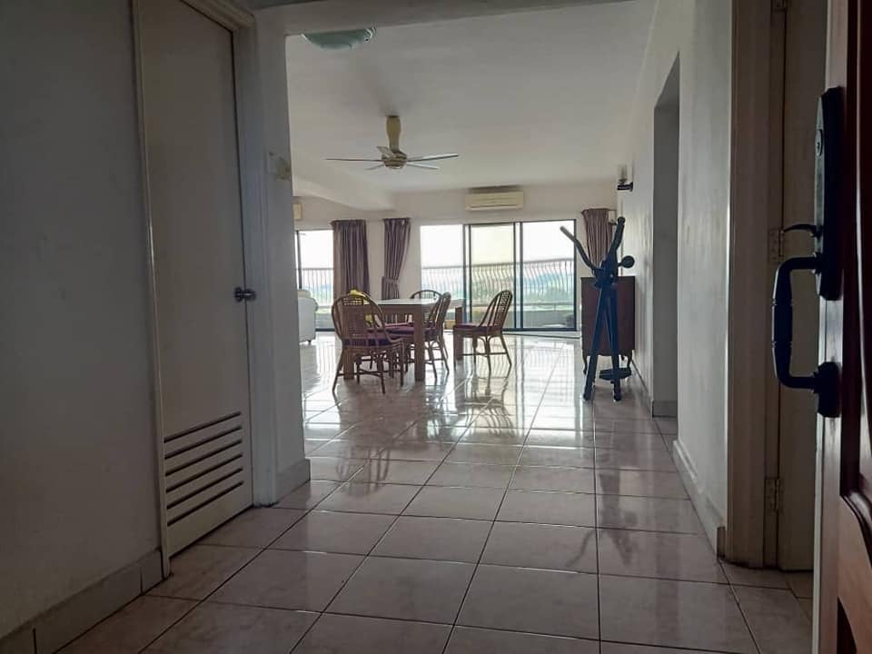Reduce Price Big Unit Dual Entrance D Haven Condo - photo 8
