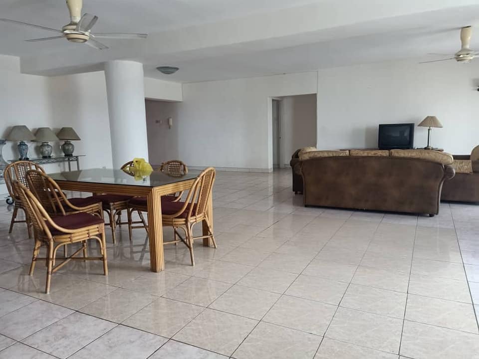 Reduce Price Big Unit Dual Entrance D Haven Condo - photo 11