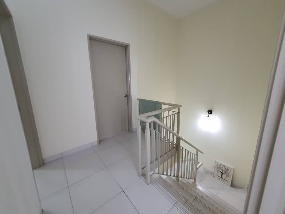 Facing Open 2 Sty Terrace, Tmn Pelangi Semenyih - photo 3