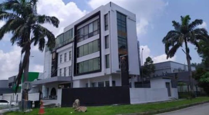 4 Sty Banglo Factory Sale or Rent Sunway Damansara - photo 2