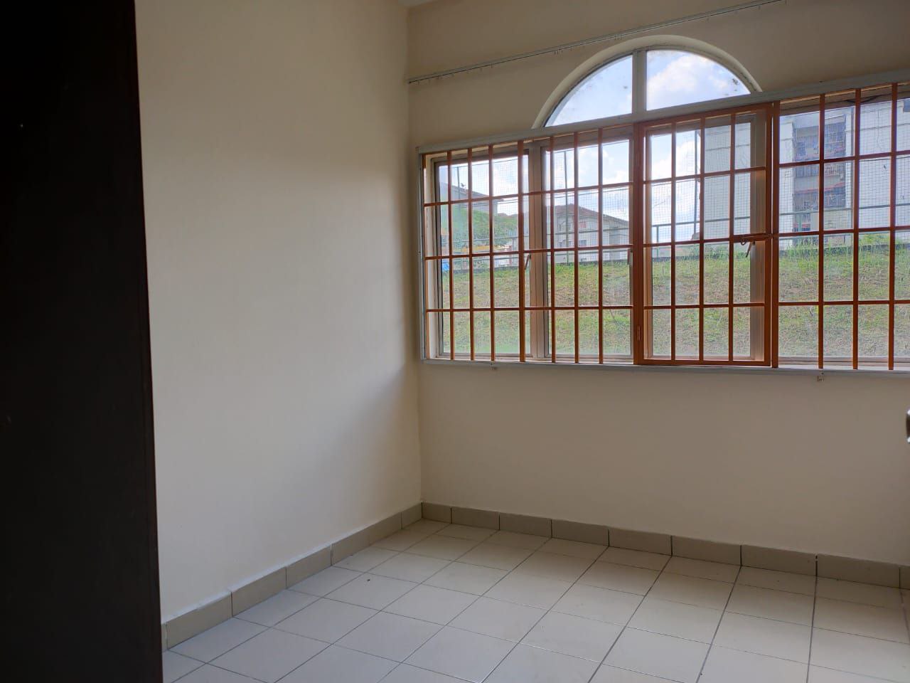 MURAH Ground Floor Unit Pangsa Wira Tmn Tun Perak - photo 3