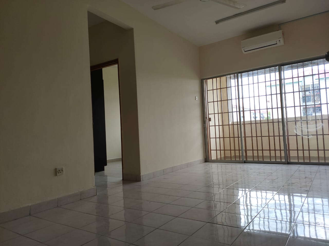 Level 1 Walk Up Corner Unit Pangsapuri Wira Cheras - photo 8
