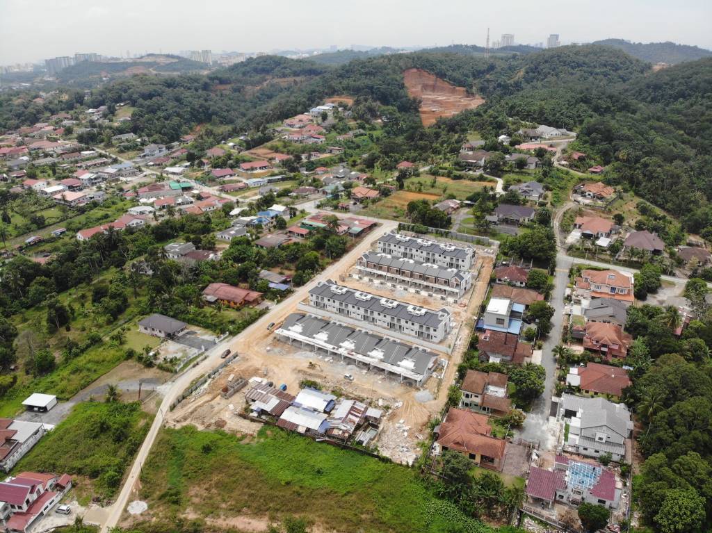 Setingkat Rumah Baru Teres di Desa Putra Sg Merab - photo 3
