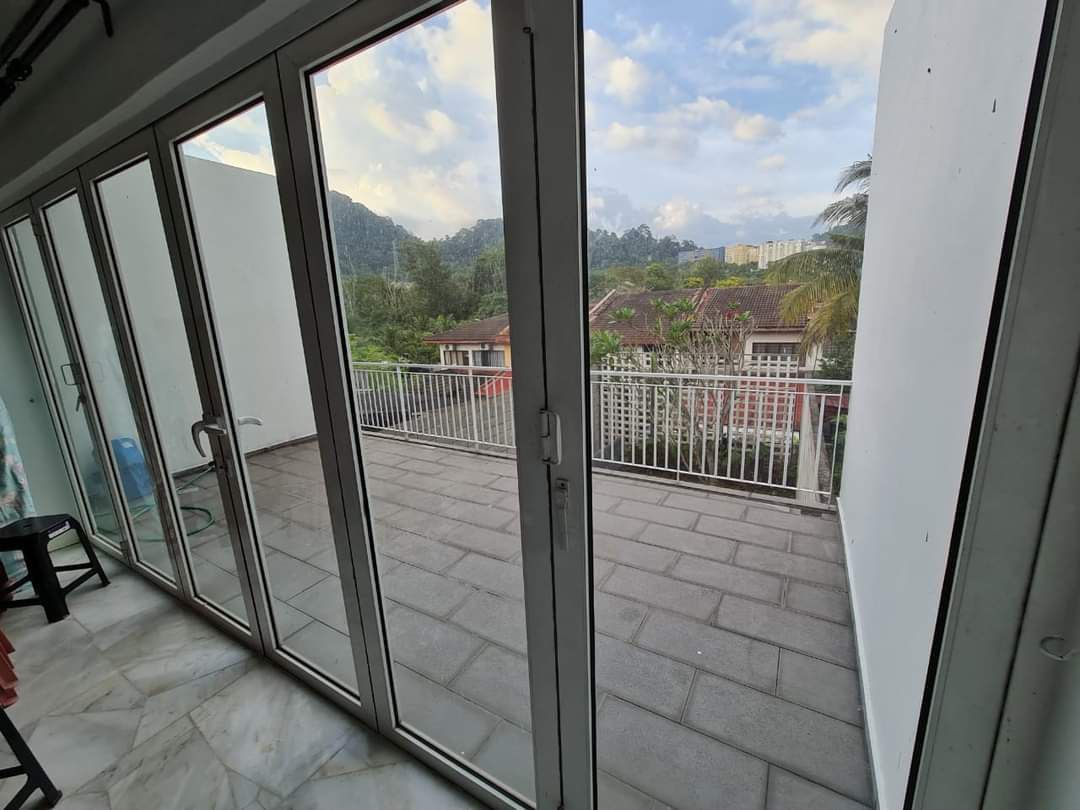Renovated 2 Sty Terrace Tmn Pingiran Templer Slyg - photo 3
