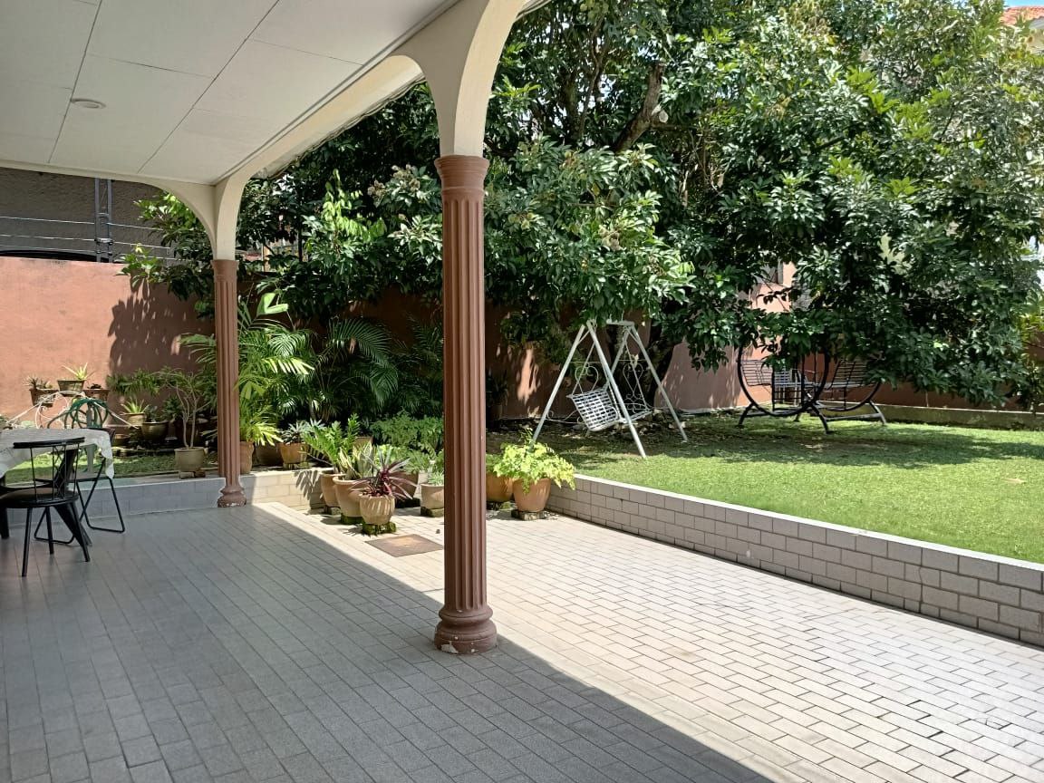 Well Kept 2 Storey Vintage Bungalow Rent Keramat - photo 3