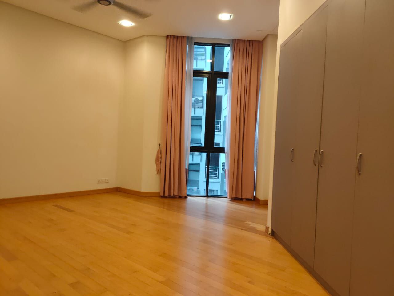 Sell Below MV Duplex Condo Gallery U-Thant KLCC - photo 2