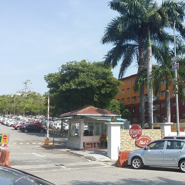 Putra Permai Aprtment Block C Taman Equine - photo 3