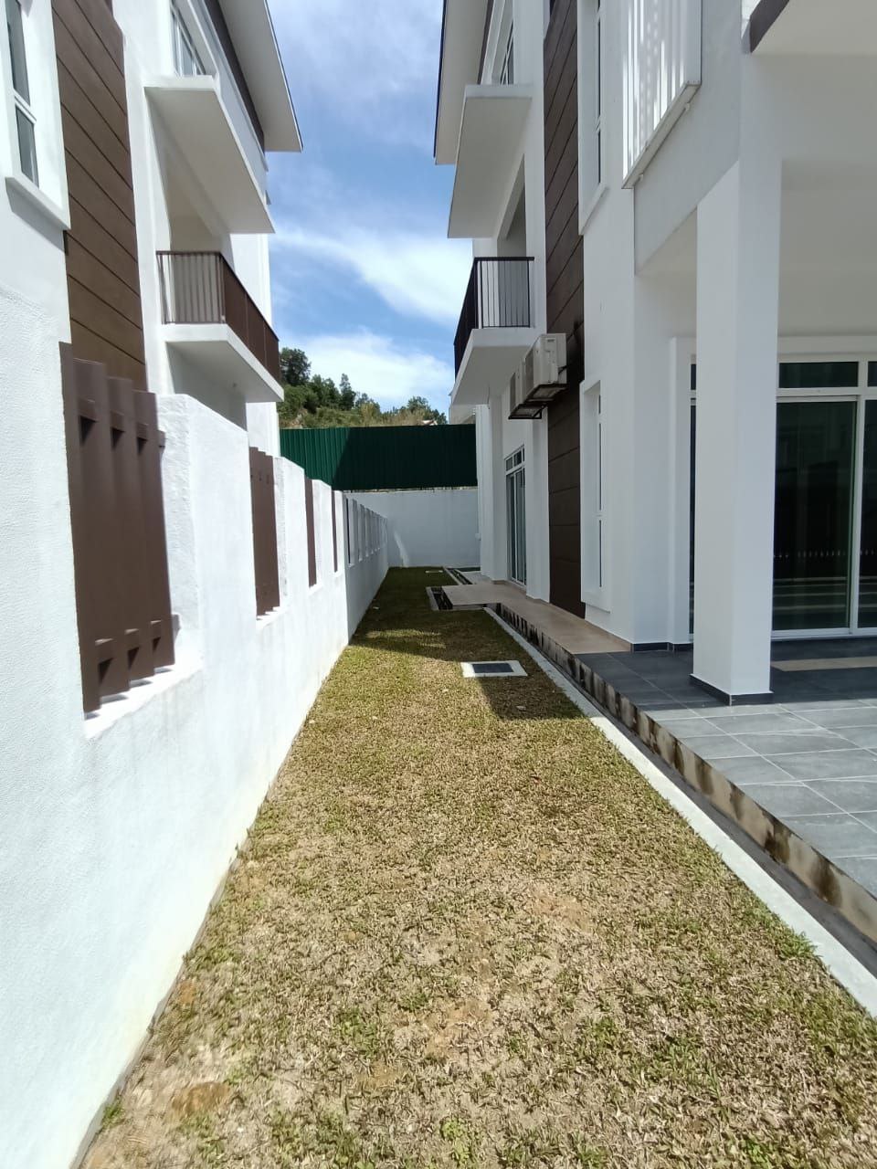 Brand New 3 Storey Semi D Tmn Puncak Indah Ampang - photo 2