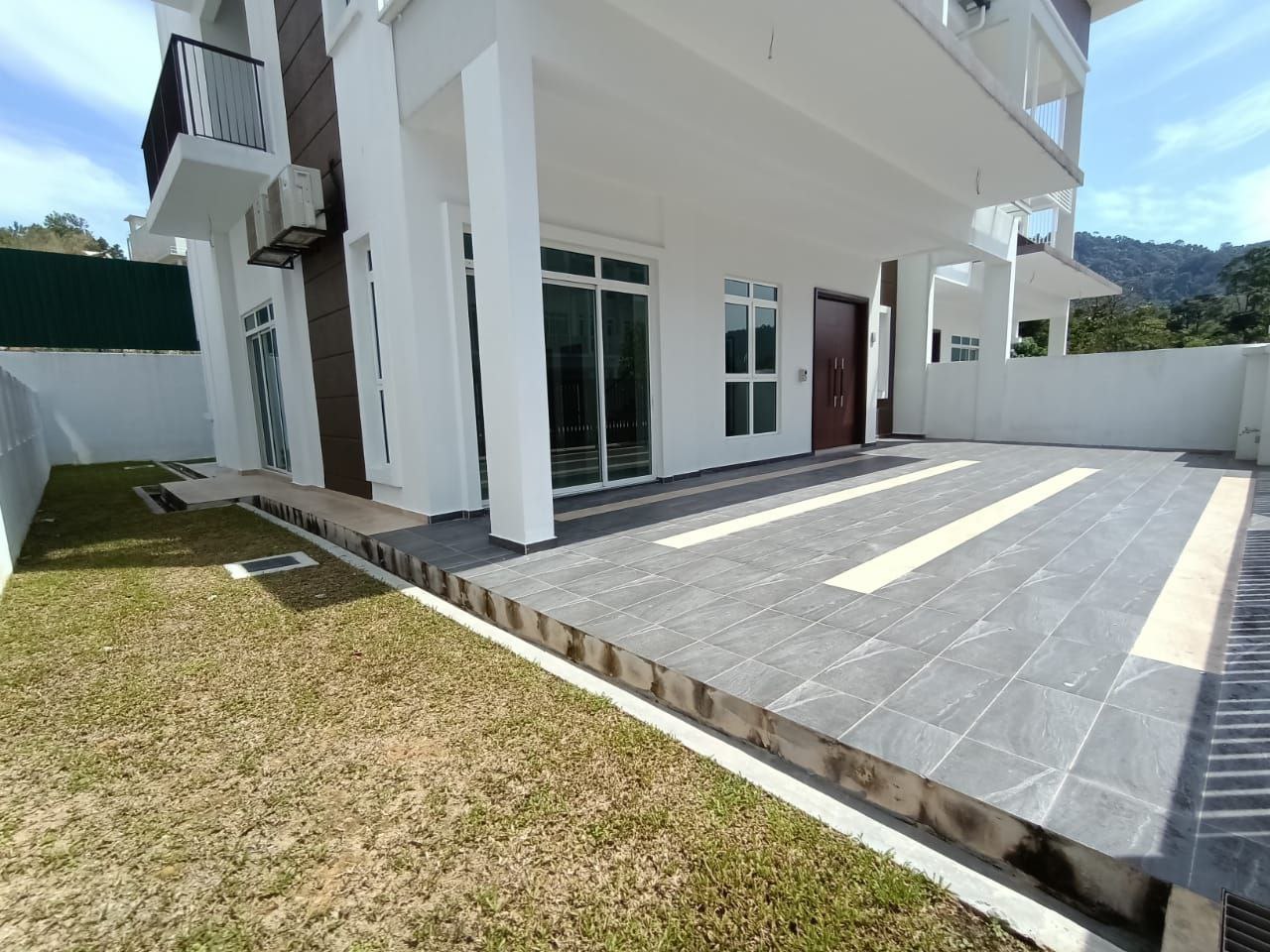 Brand New 3 Storey Semi D Tmn Puncak Indah Ampang - photo 3