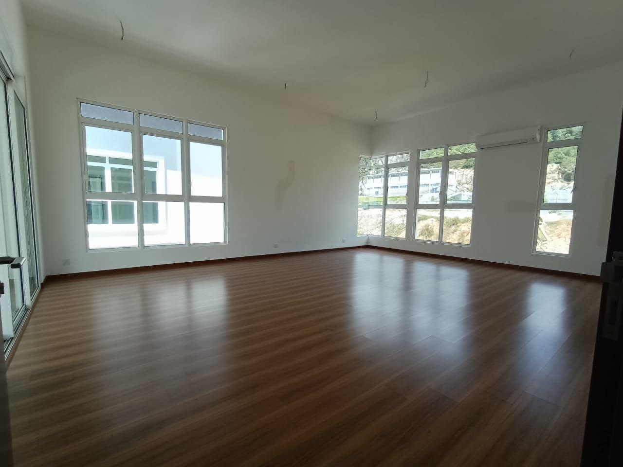 Brand New 3 Storey Semi D Tmn Puncak Indah Ampang - photo 7