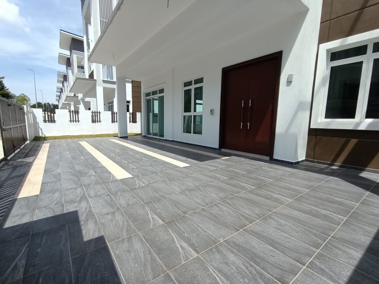 Brand New 3 Storey Semi D Tmn Puncak Indah Ampang - photo 8