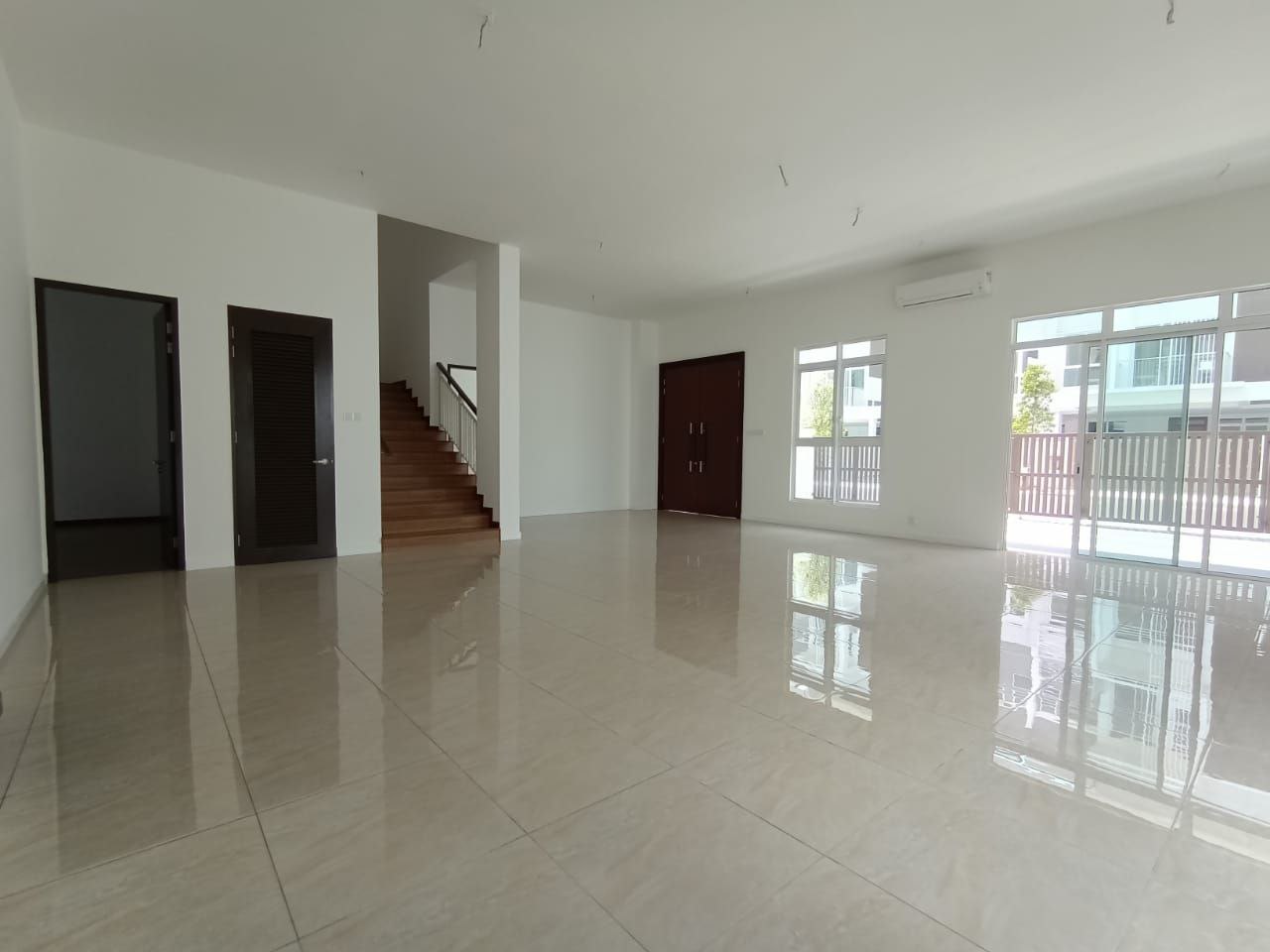 Brand New 3 Storey Semi D Tmn Puncak Indah Ampang - photo 11