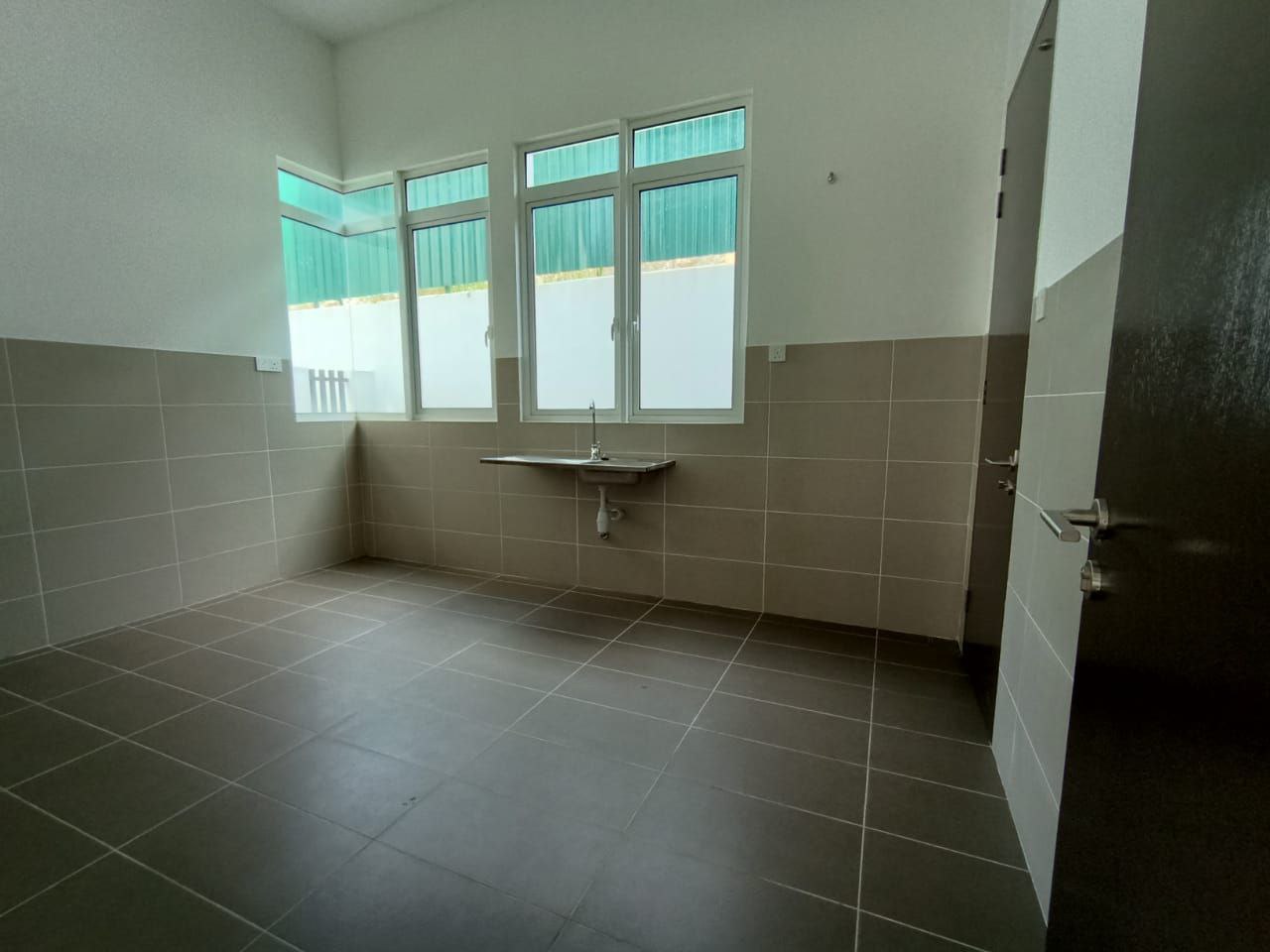 Brand New 3 Storey Semi D Tmn Puncak Indah Ampang - photo 13