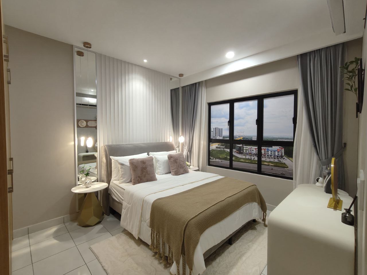 Freehold Service Residence in Kota Warisan Sepang - photo 3
