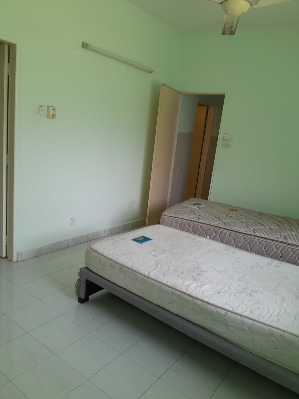 Partial Furnished 2 Storey SemiD Near Bukit Gasing - photo 8