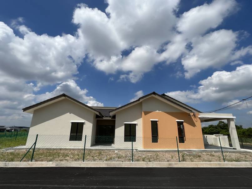Rumah Teres Setingkat Fasa Batu Tmn Intan Baiduri - photo 2