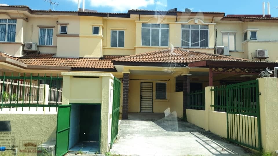 Newly Painted 2 Storey Lrg Pending Bandar Puteri - photo 2