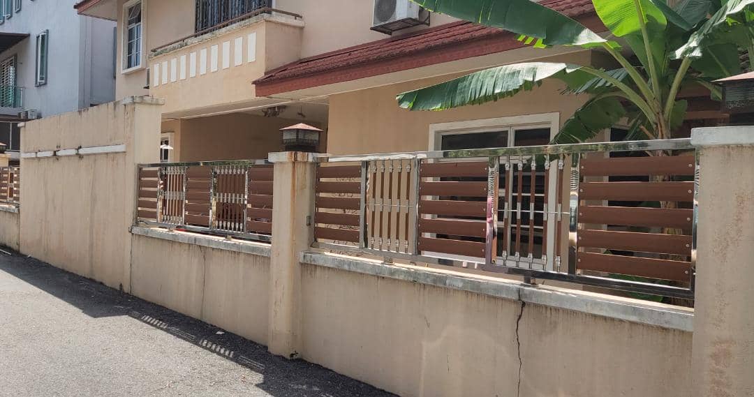 RENOVATED Semi D With BIG Land Rowther Gombak - photo 2