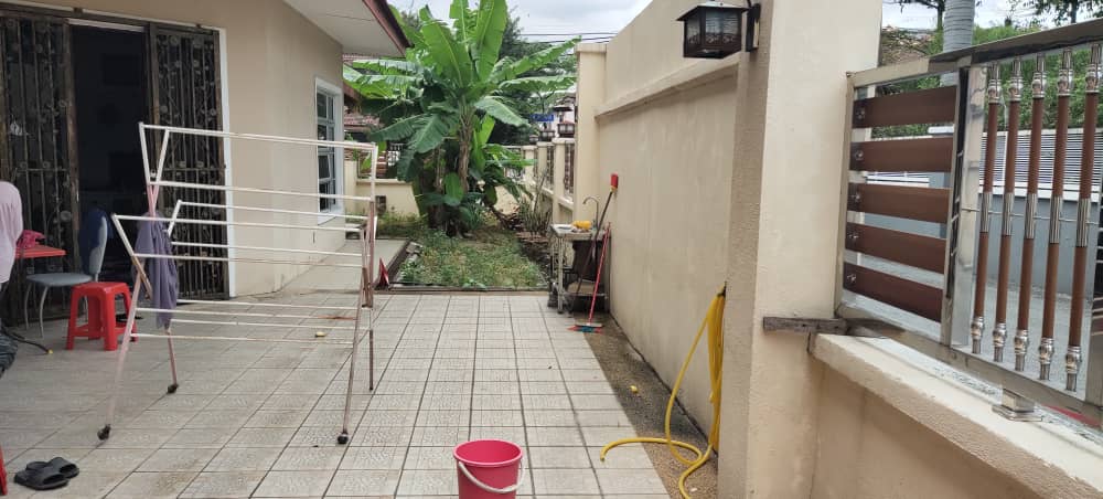 RENOVATED Semi D With BIG Land Rowther Gombak - photo 3
